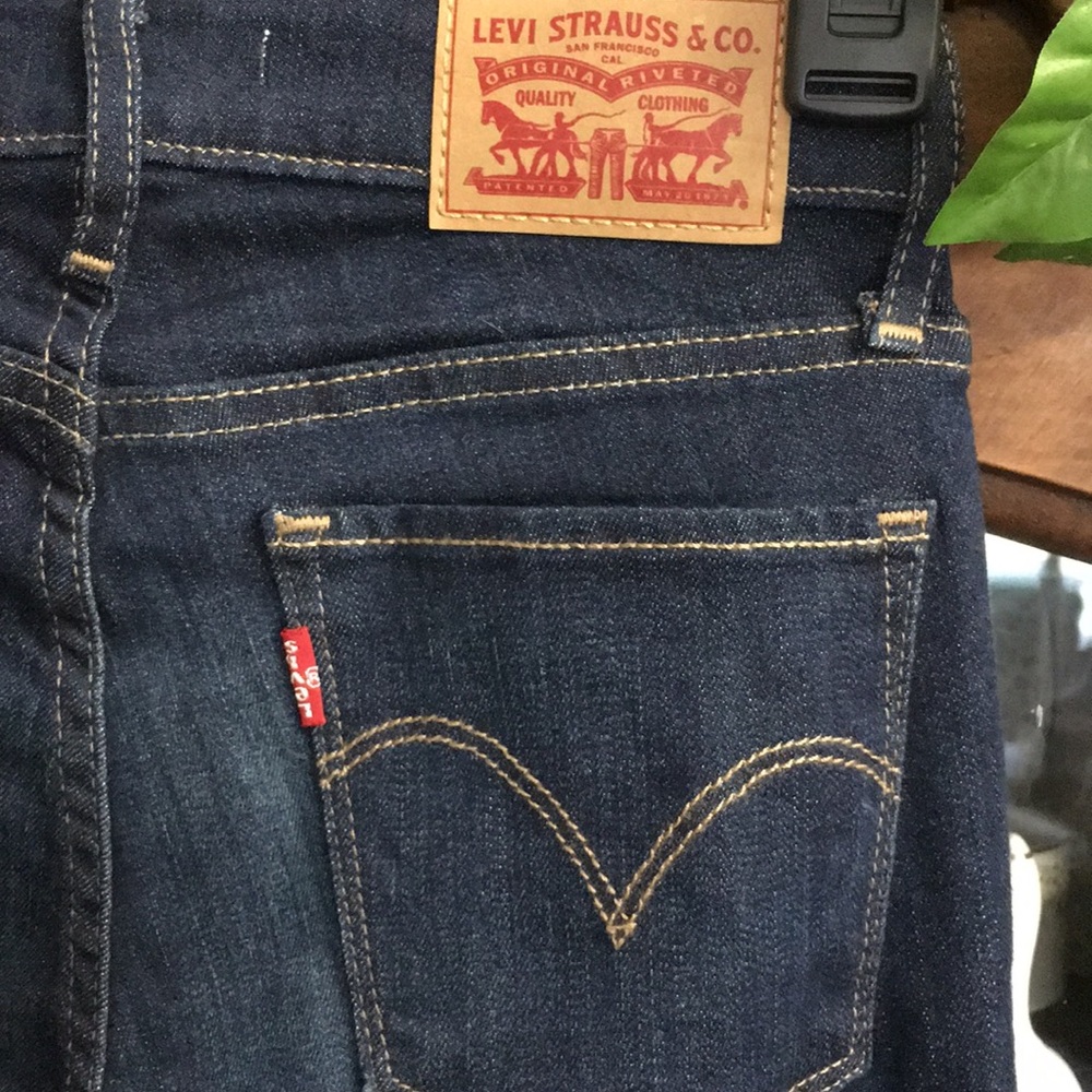 NWT Levi’s - Picture 4 of 7